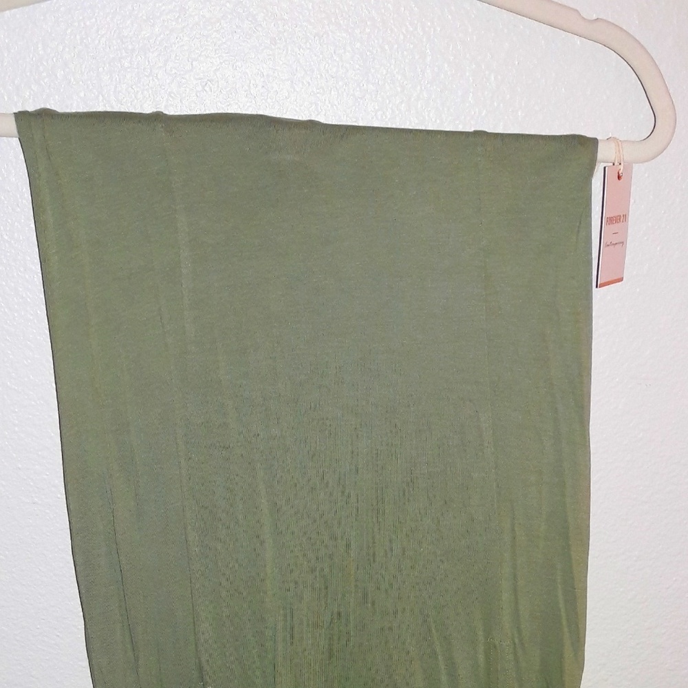 💚NWT Olive Green Maxi Skirt💚